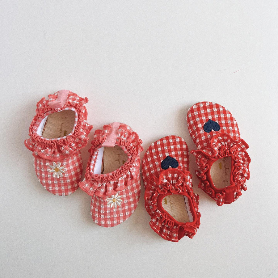 Konges Sloejd :: Soline Frill Swim Shoes Desert Rose