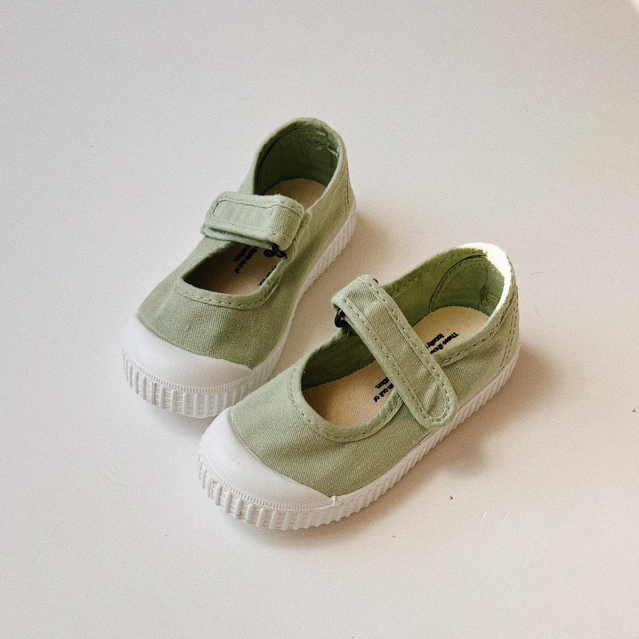 Victoria :: Canvas Mary Janes Applemint