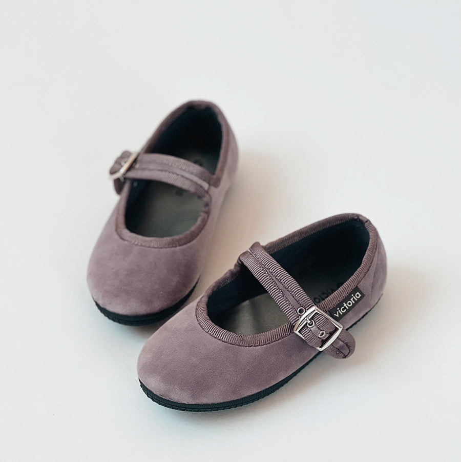 Victoria :: Oda Velvet Mary Jane Lavanda